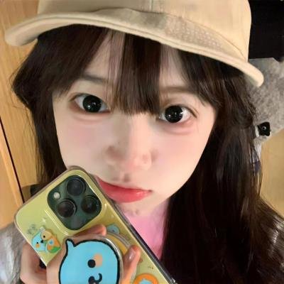 新生代小生被曝私下抽烟，前后半年机场画面流出