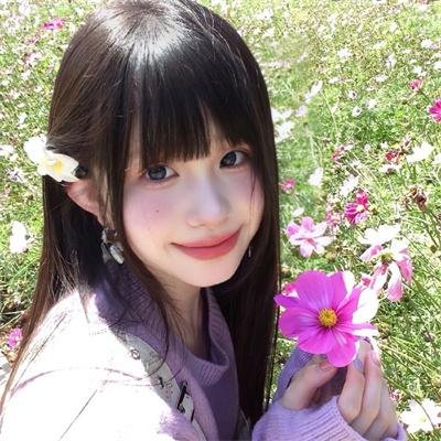 顶流女星被曝表情包火出圈，前后半年直播间画面流出